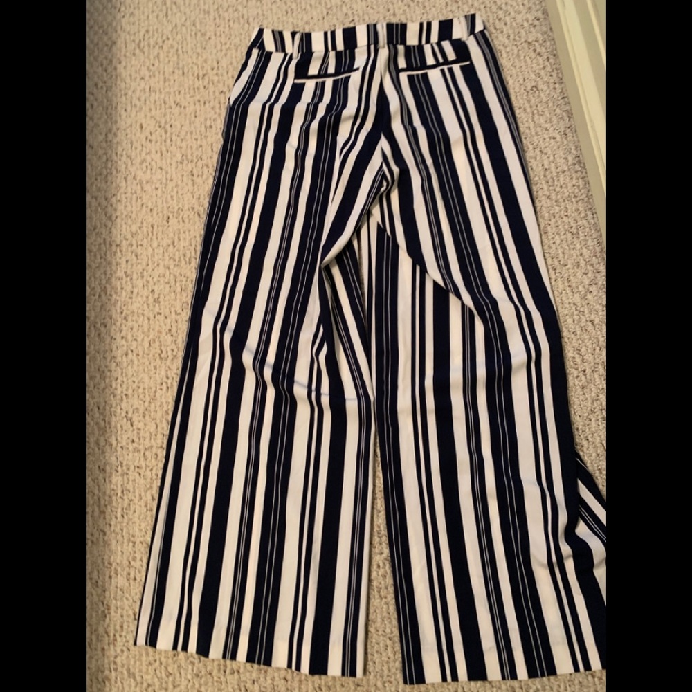 Wide leg front zip pants/ front and back pockets